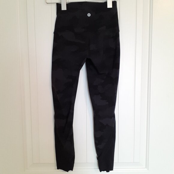 Lululemon Wunder Under Crop High-Rise Scallop Full-On Luxtreme 23" Camo Size 2 - Picture 3 of 13